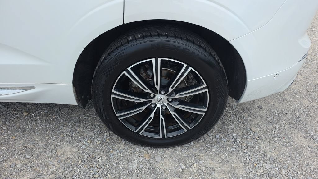 Used 2018 Volvo XC60 T5 Inscription w/ Convenience Package AWD/4WD image 10