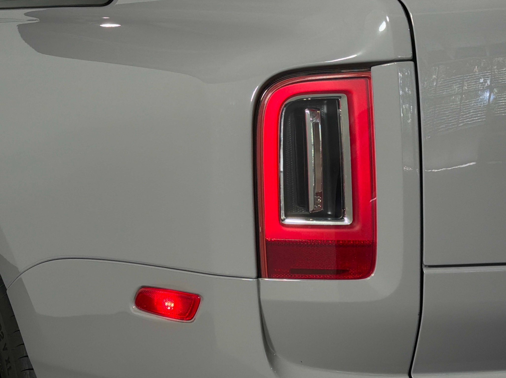Used 2024 Rolls-Royce Cullinan Black Badge AWD/4WD image 5