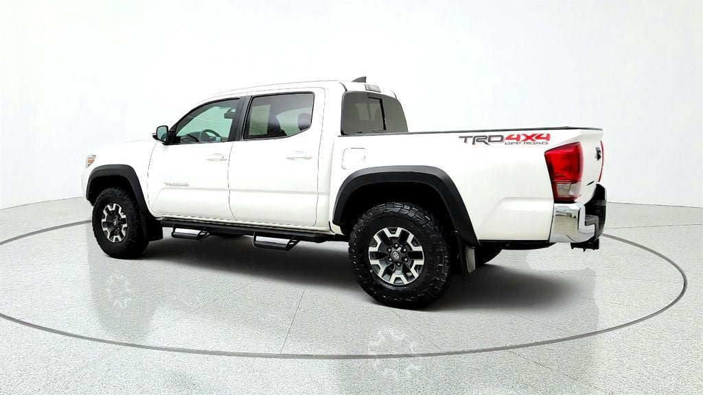 Used 2017 Toyota Tacoma TRD Off-Road w/ Tow Package (A/T) AWD/4WD image 7