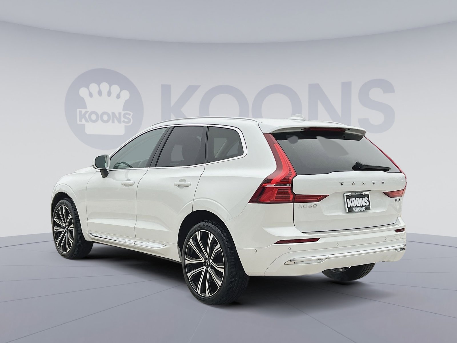 Certified 2023 Volvo XC60 B5 Ultimate image 4