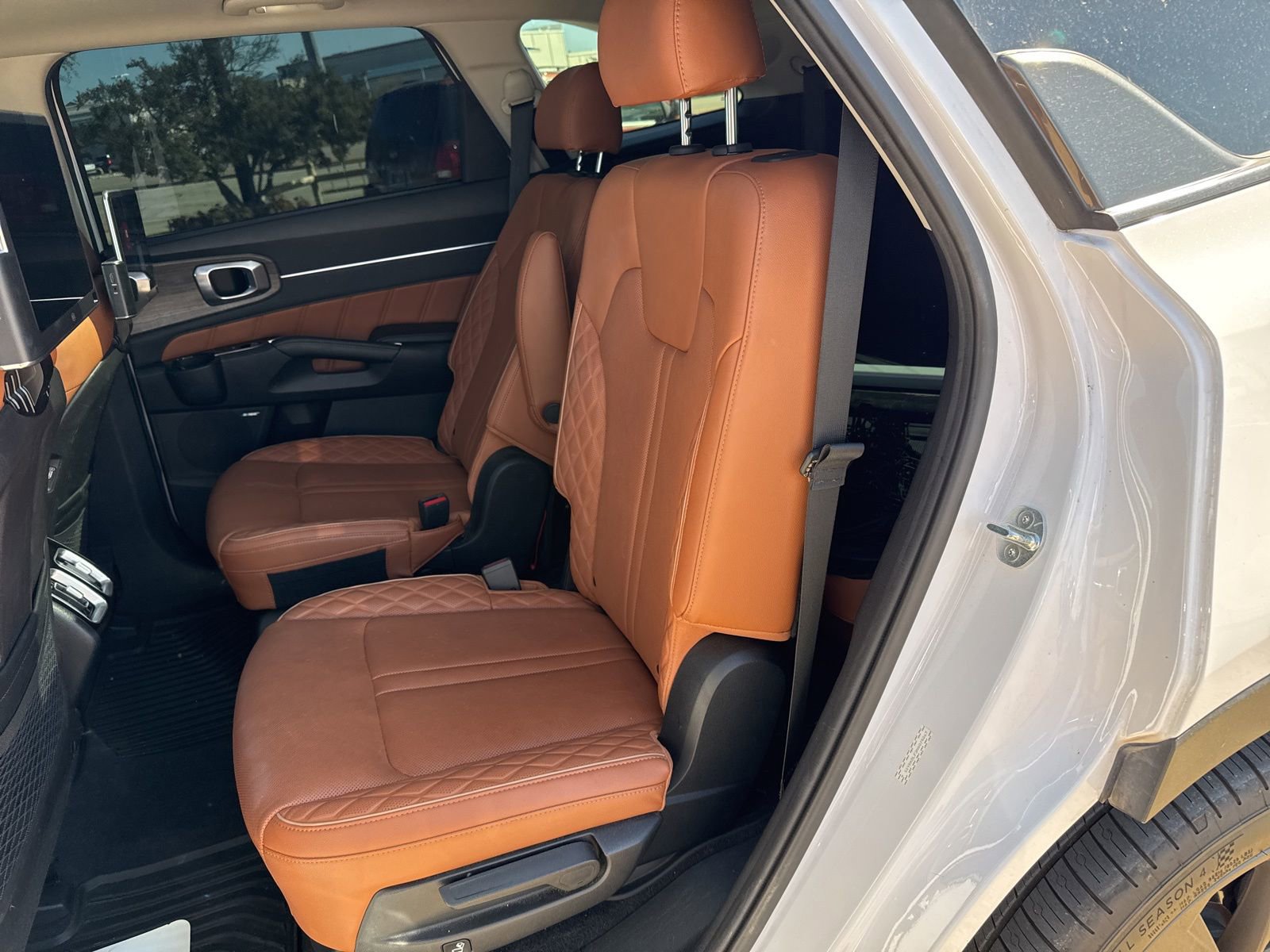 Used 2022 Kia Sorento SX Prestige w/ Rust Color Package image 12