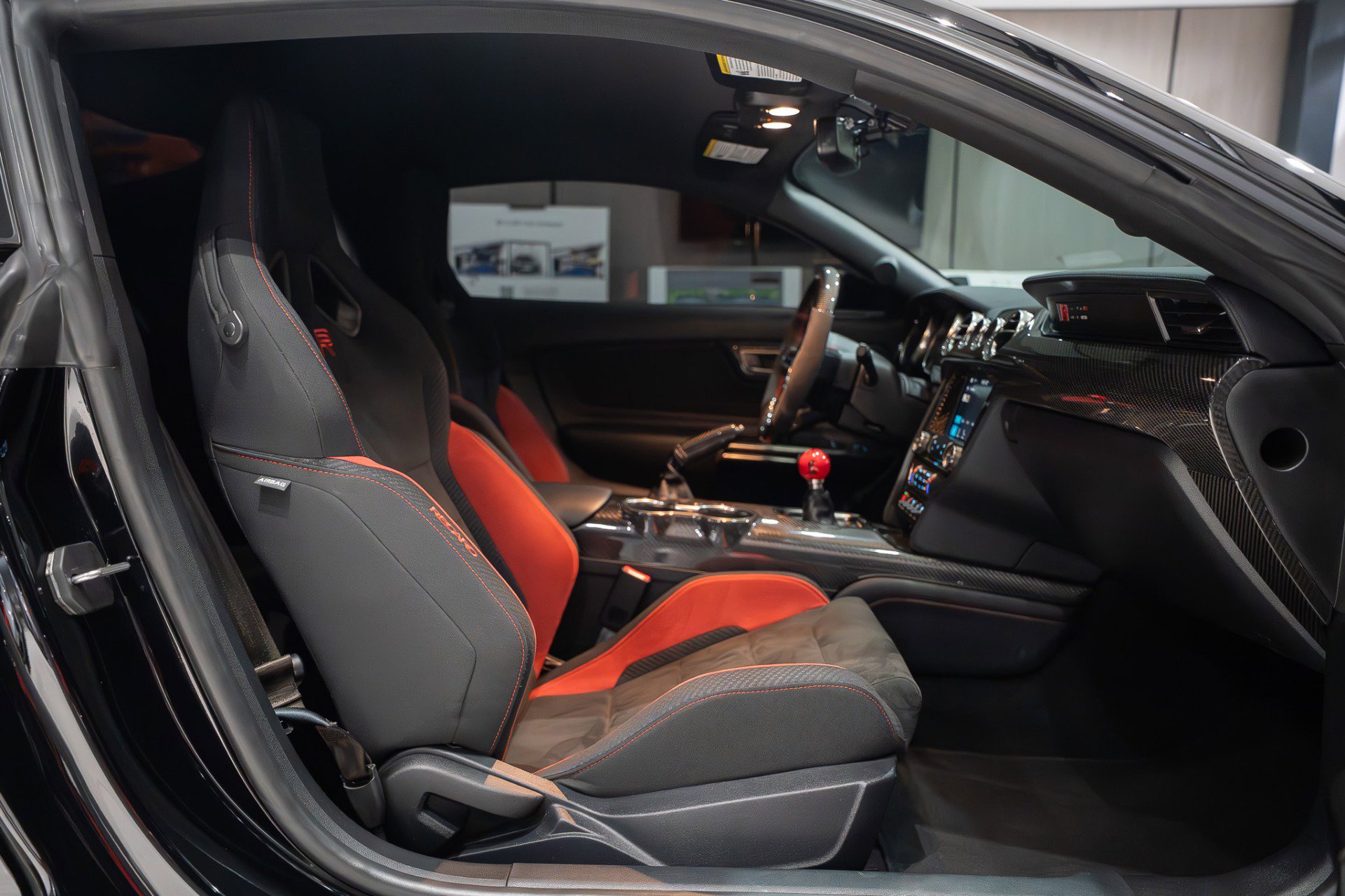 Used 2019 Ford Mustang Shelby GT350R w/ GT350R Equipment Group 920A RWD image 22