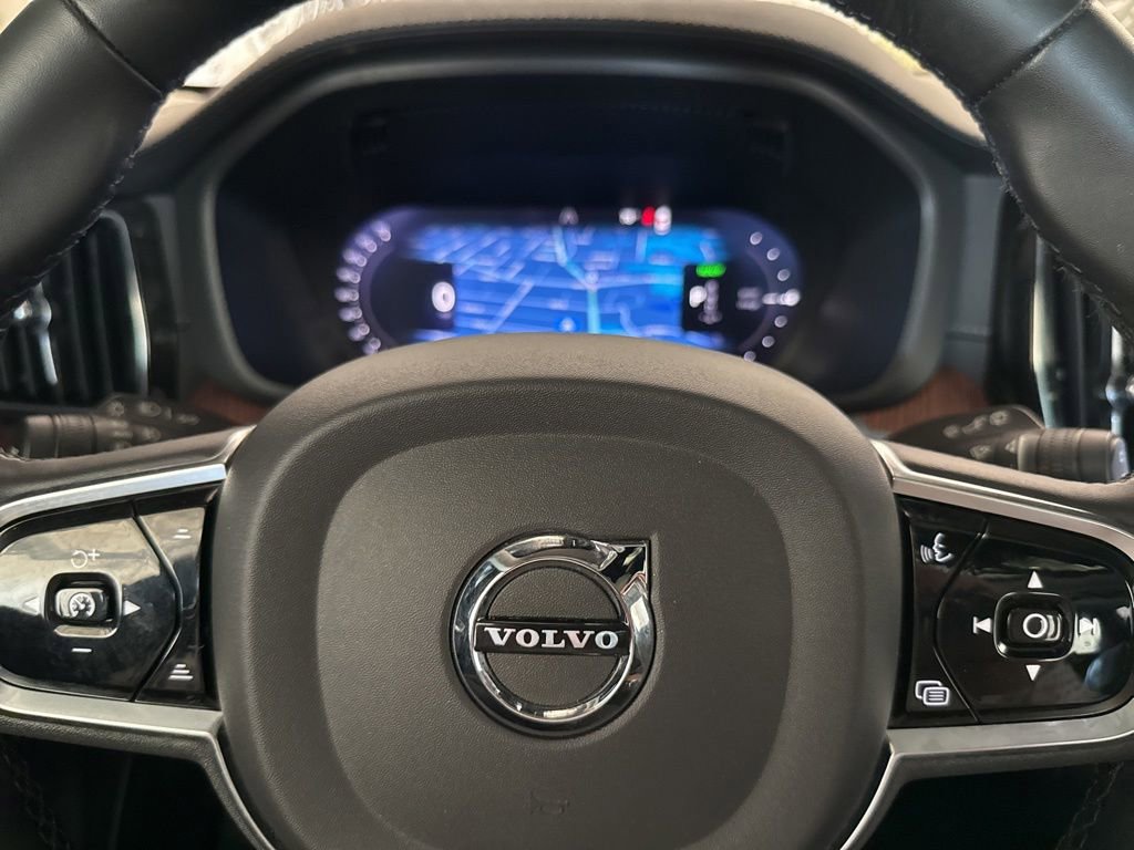 Used 2024 Volvo XC60 T8 Ultimate w/ Protection Package Premier AWD/4WD image 6