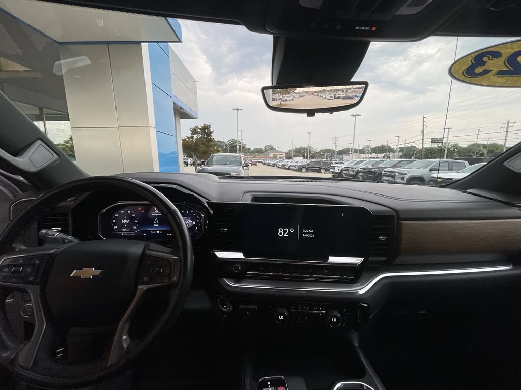 Certified 2023 Chevrolet Silverado 1500 High Country w/ High Country Premium Package AWD/4WD image 11