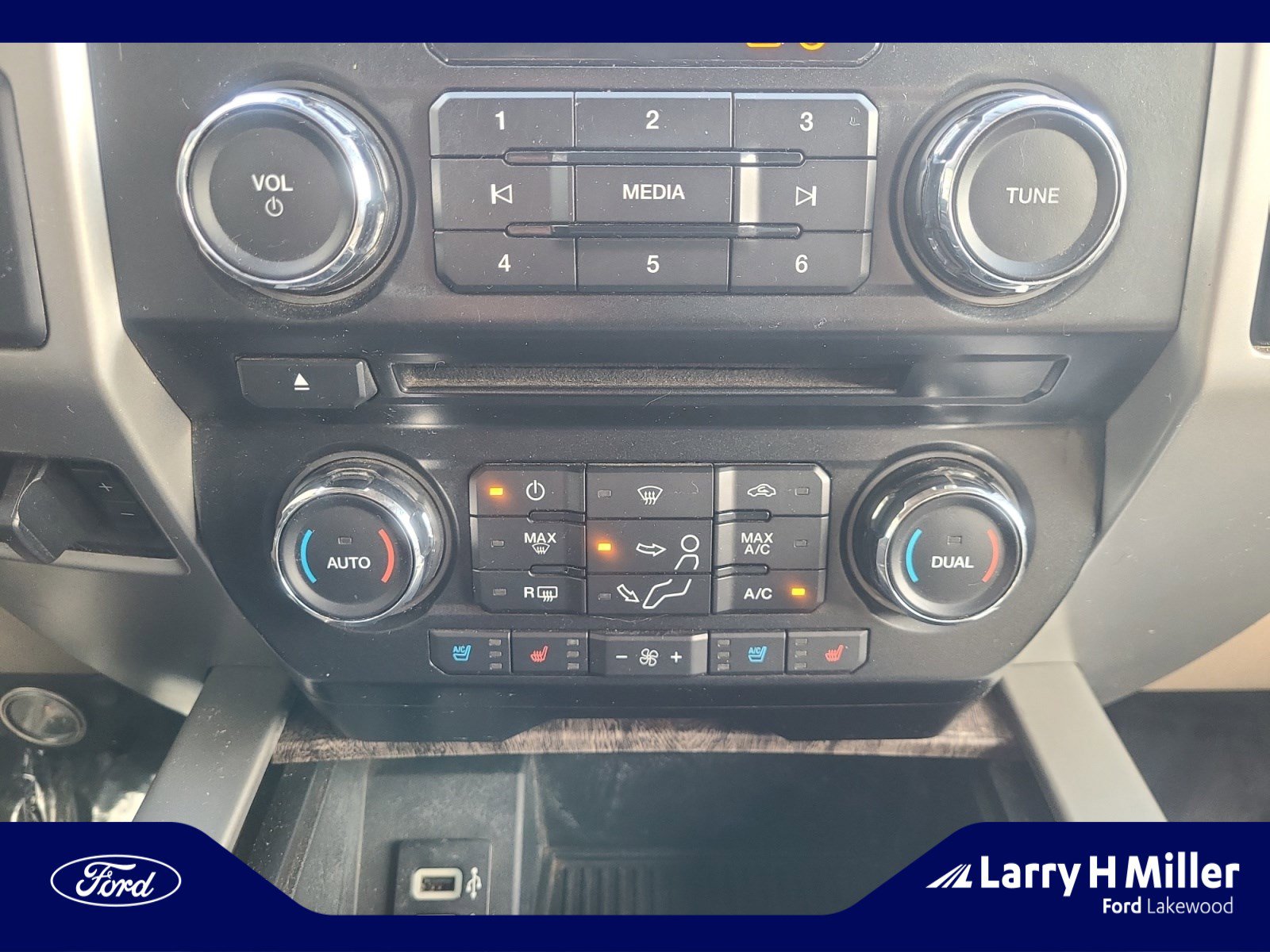 Used 2017 Ford F250 Lariat w/ Chrome Package AWD/4WD image 31