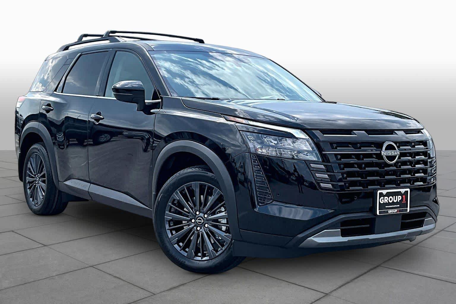 New 2026 Nissan Pathfinder SL FWD image 2