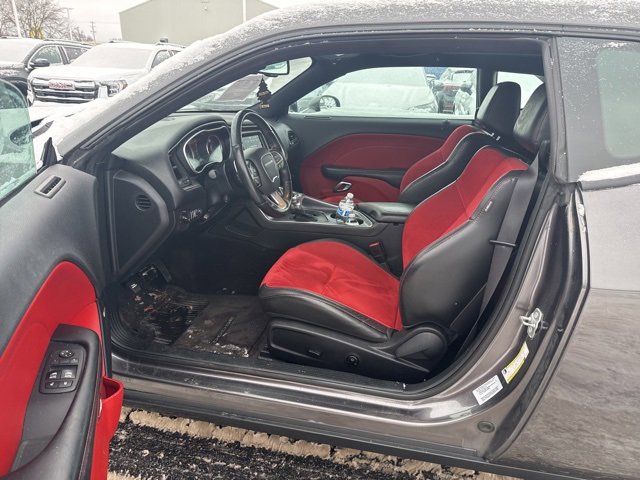 Used 2017 Dodge Challenger GT w/ Technology Group image 4