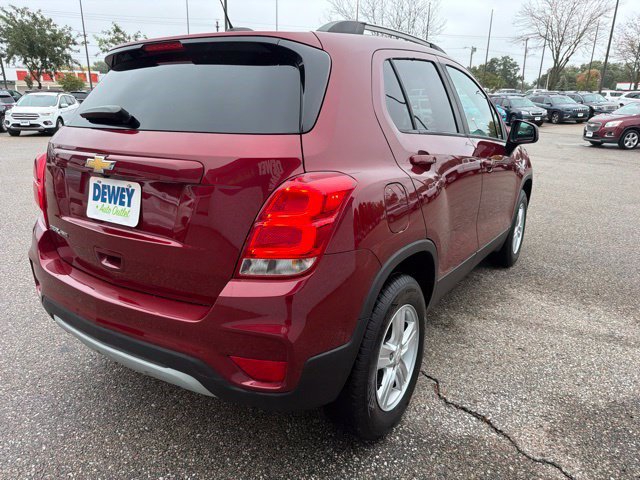 Used 2022 Chevrolet Trax LT w/ LT Convenience Package AWD/4WD image 5