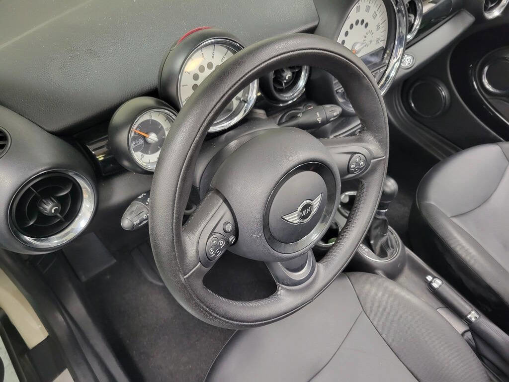 Used 2013 MINI Cooper Convertible image 31