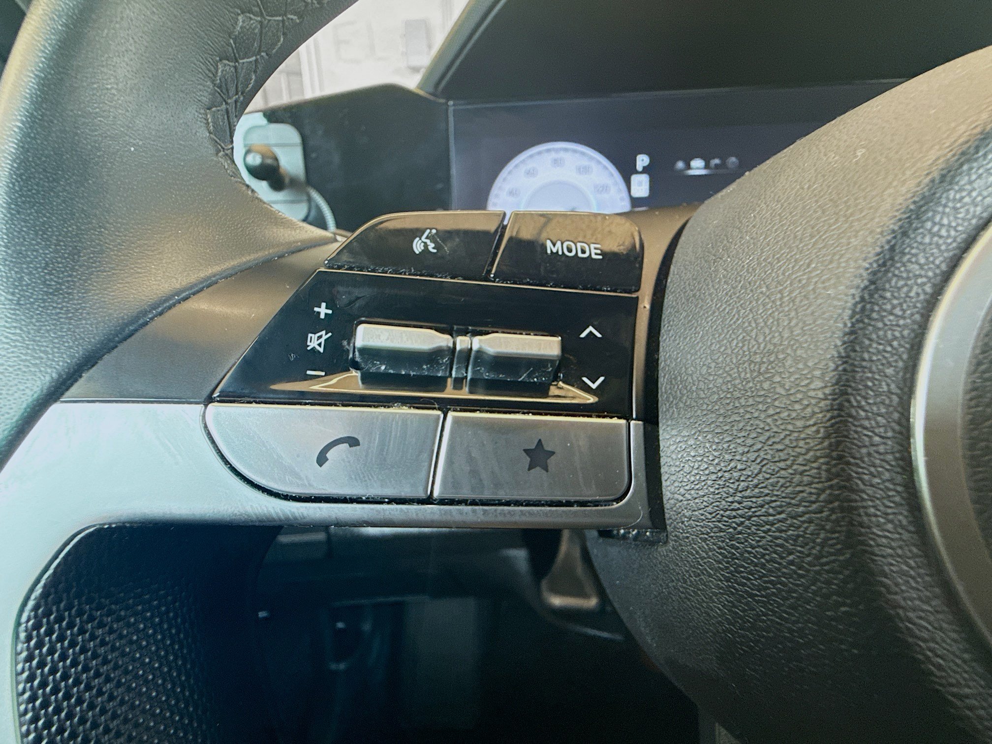 Certified 2025 Hyundai Elantra Sport FWD image 35