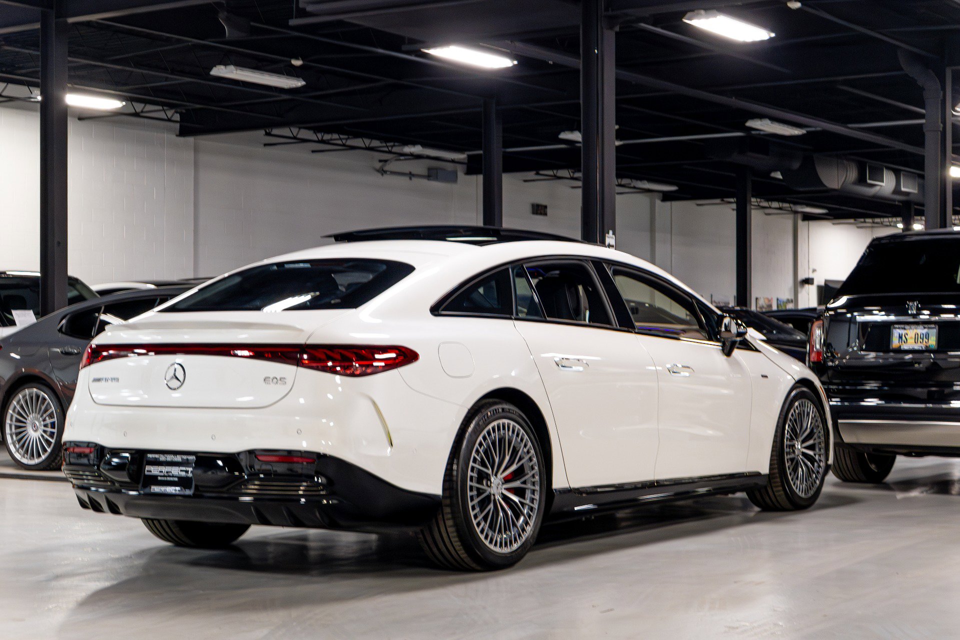 Used 2023 Mercedes-Benz EQS AMG 4MATIC w/ Trim Level Package image 15