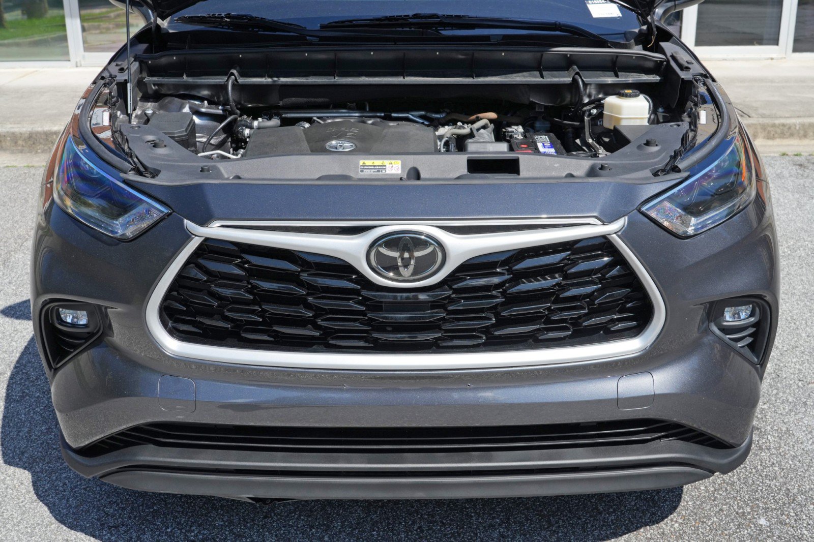 Used 2021 Toyota Highlander XLE FWD image 7