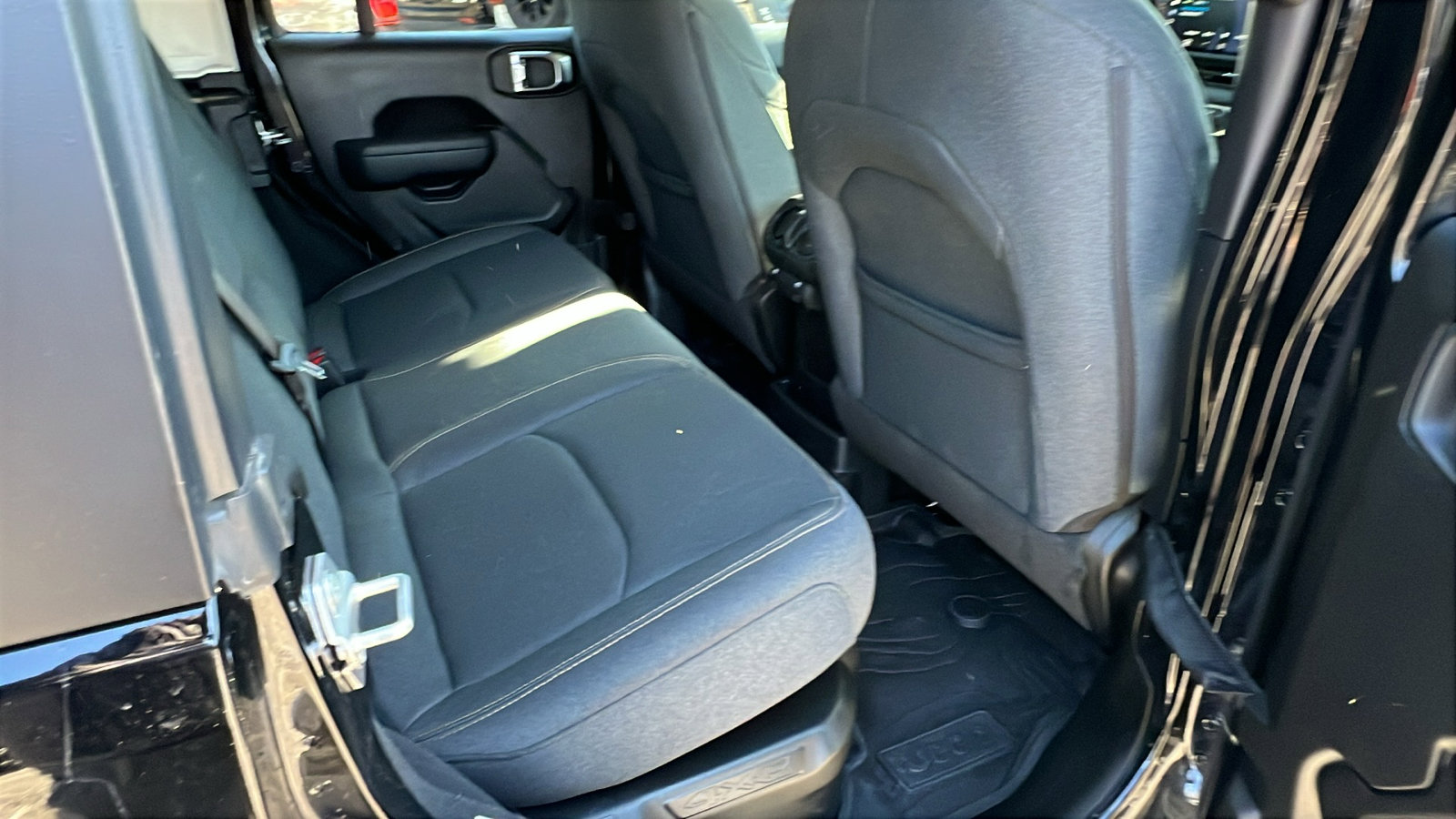 Used 2025 Jeep Wrangler Willys image 21