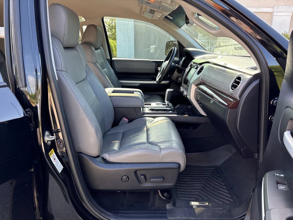 Used 2017 Toyota Tundra Limited w/ Limited Premium Package AWD/4WD image 6