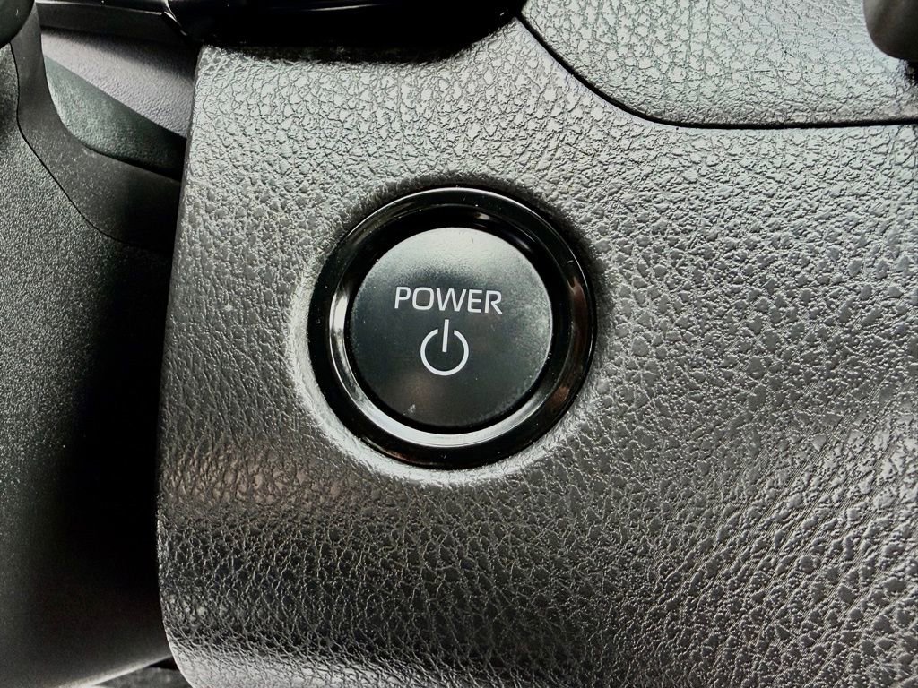 Used 2025 Toyota Camry SE w/ Convenience Package FWD image 27