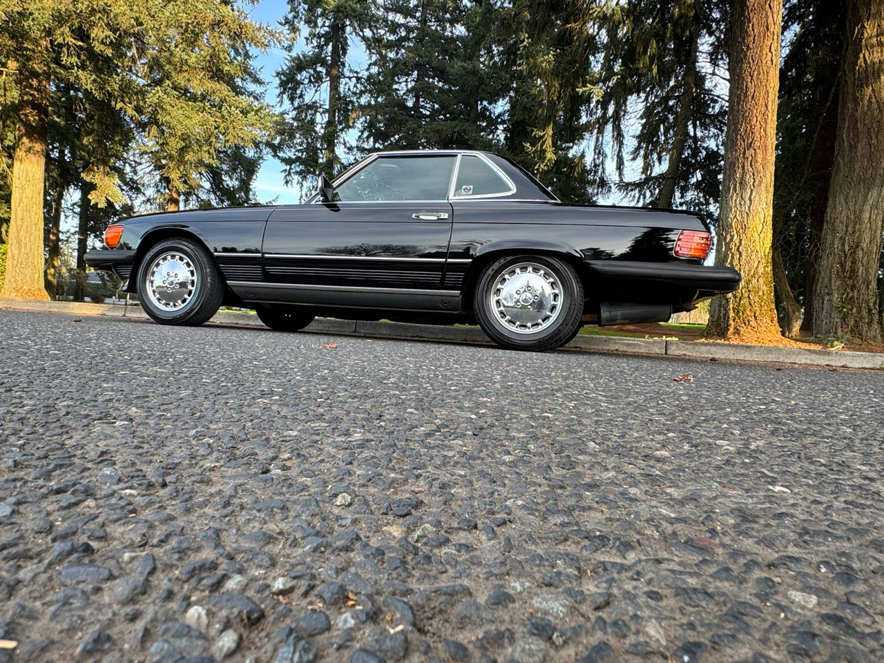 Used 1988 Mercedes-Benz 560 SL image 10