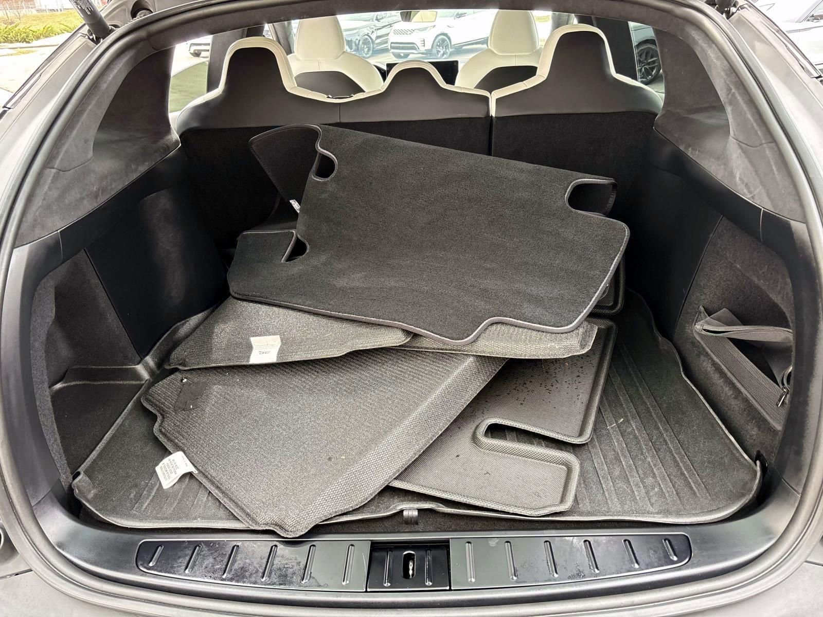 Used 2022 Tesla Model X image 9