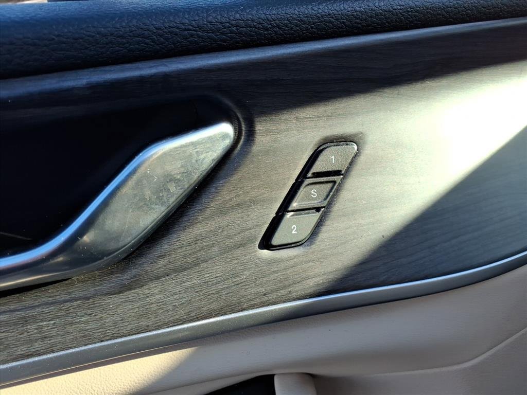 Certified 2024 Jeep Grand Cherokee L Limited w/ Luxury Tech Group II image 7