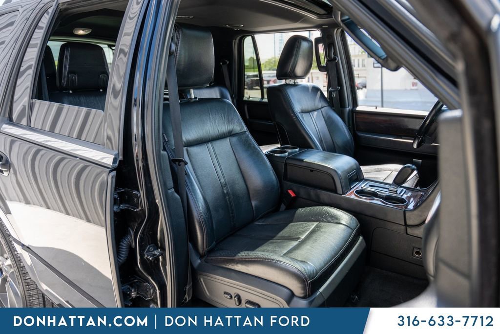Used 2017 Lincoln Navigator Reserve RWD image 25