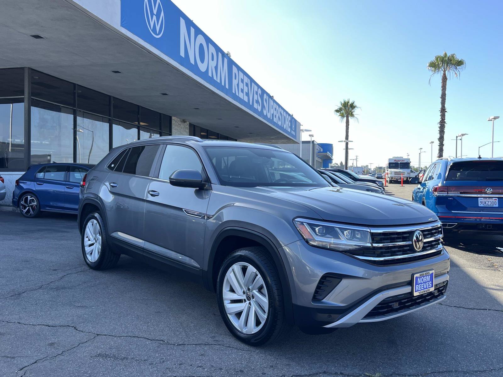 Certified 2021 Volkswagen Atlas Cross Sport SE w/ Panoramic Sunroof Package FWD image 28
