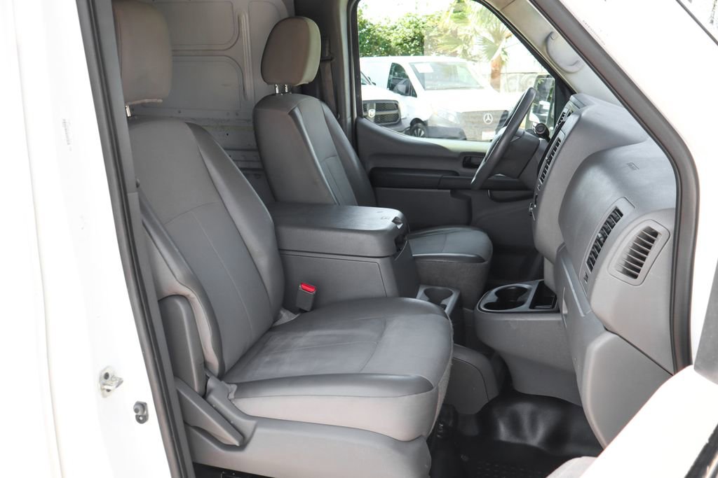 Used 2019 Nissan NV 2500 SV image 38