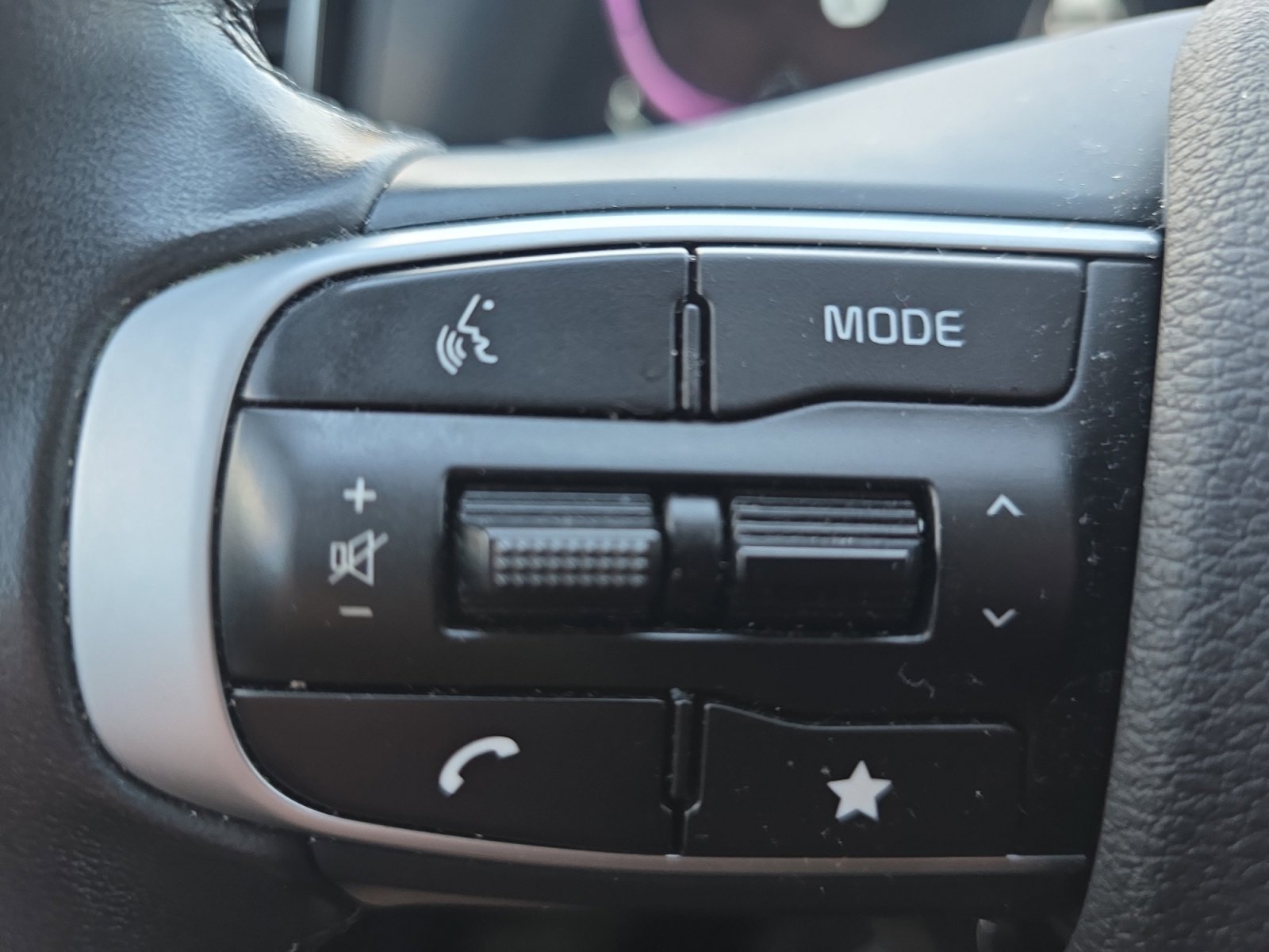 Used 2023 Kia Sportage EX image 25