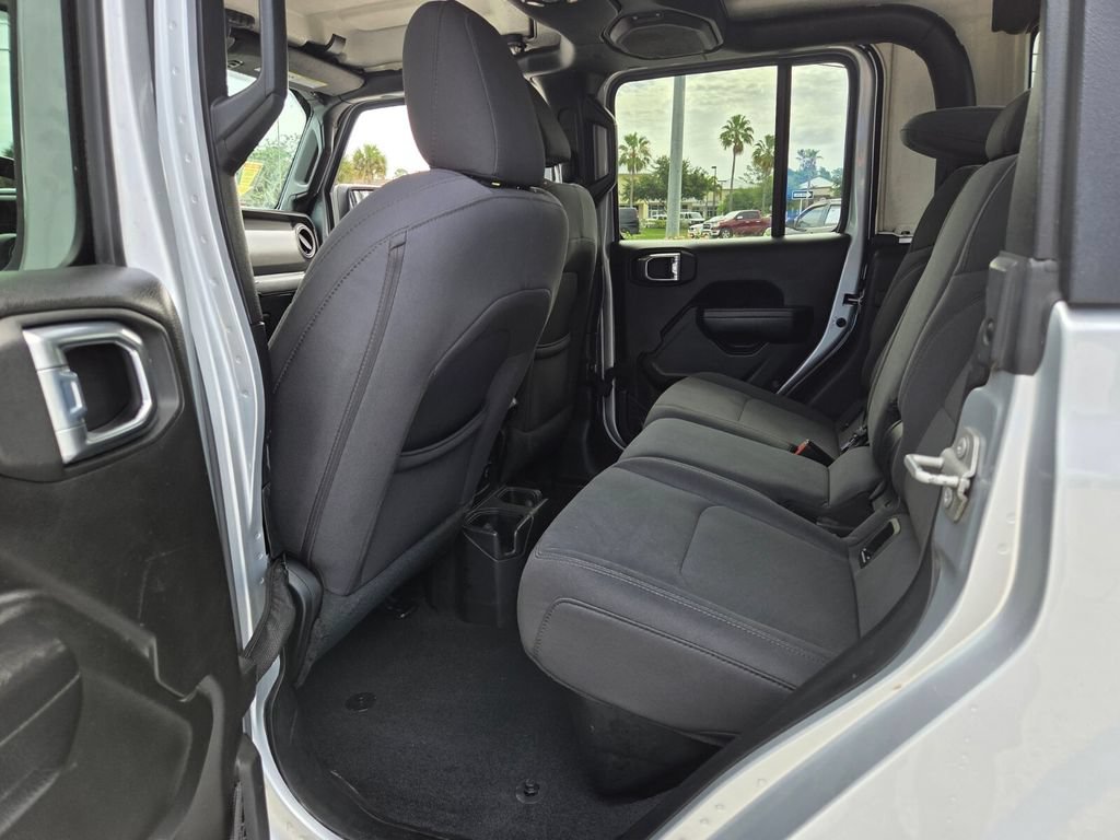 Used 2022 Jeep Gladiator Sport AWD/4WD image 11