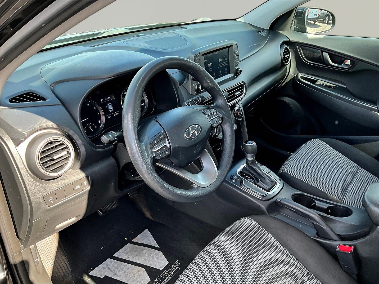 Used 2021 Hyundai Kona SE AWD/4WD image 16