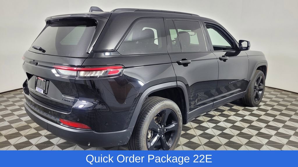 Used 2023 Jeep Grand Cherokee Limited w/ Black Appearance Package image 8