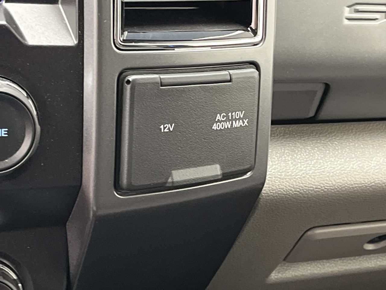 Certified 2021 Ford F250 XLT w/ XLT Premium Package AWD/4WD image 24