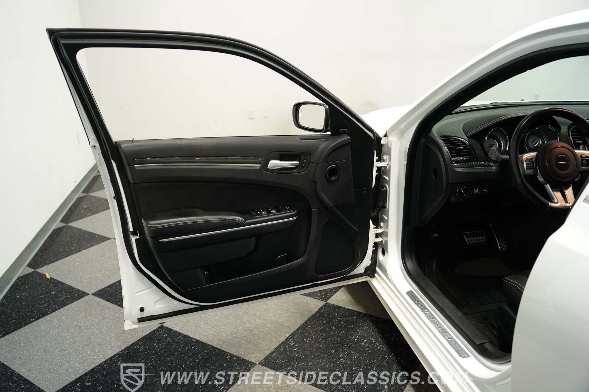 Used 2012 Chrysler 300 SRT8 w/ 19-Premium Speaker Group image 32