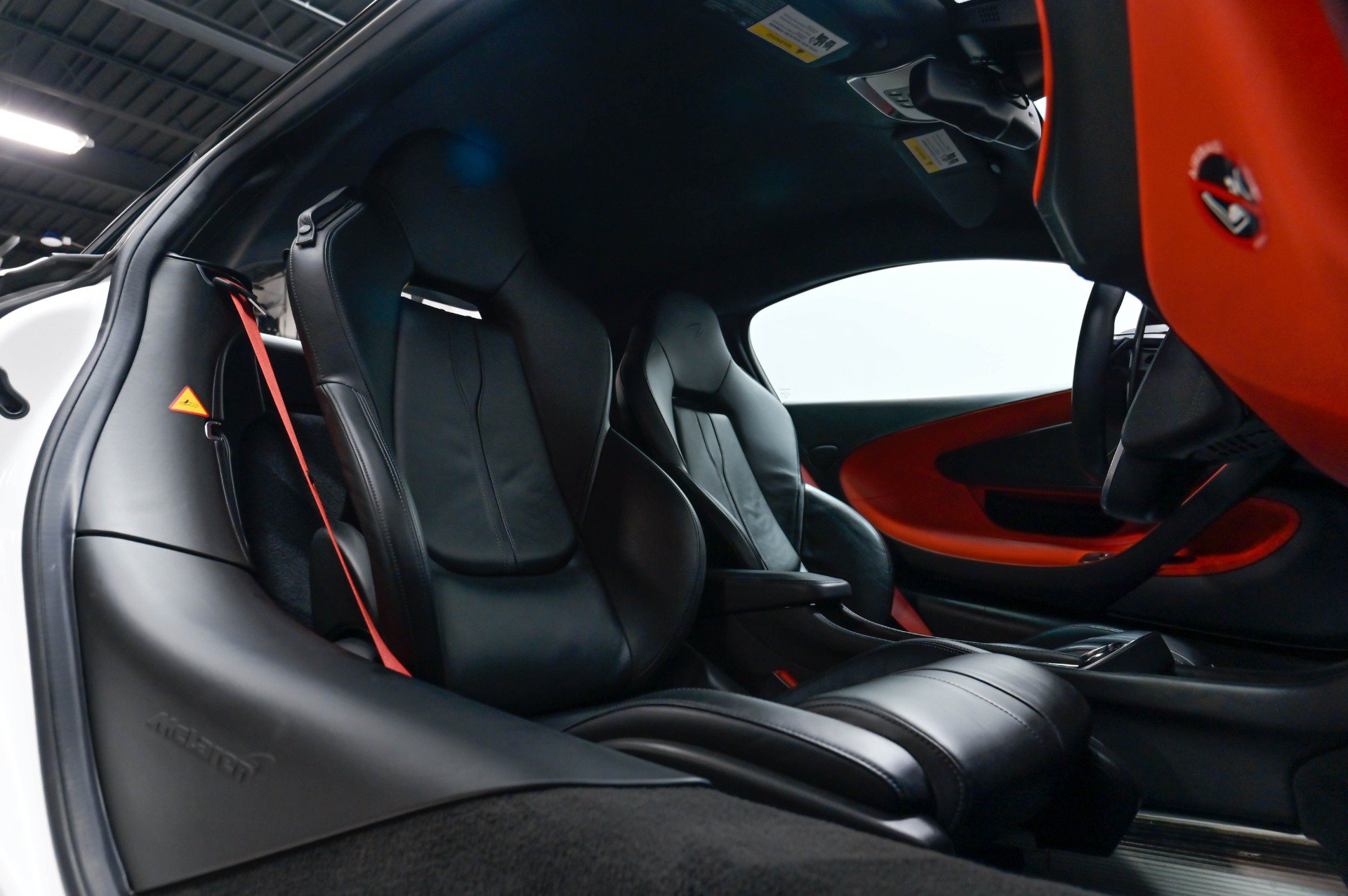 Used 2019 McLaren 600LT RWD image 25