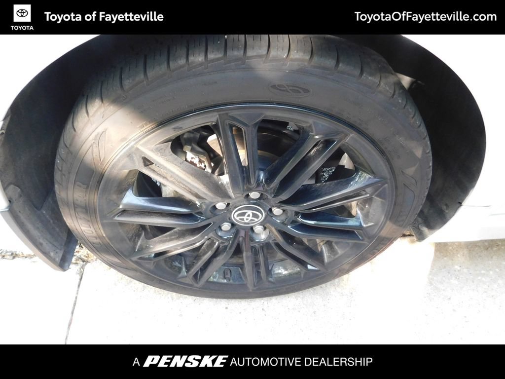 Used 2022 Toyota Avalon XSE FWD image 8