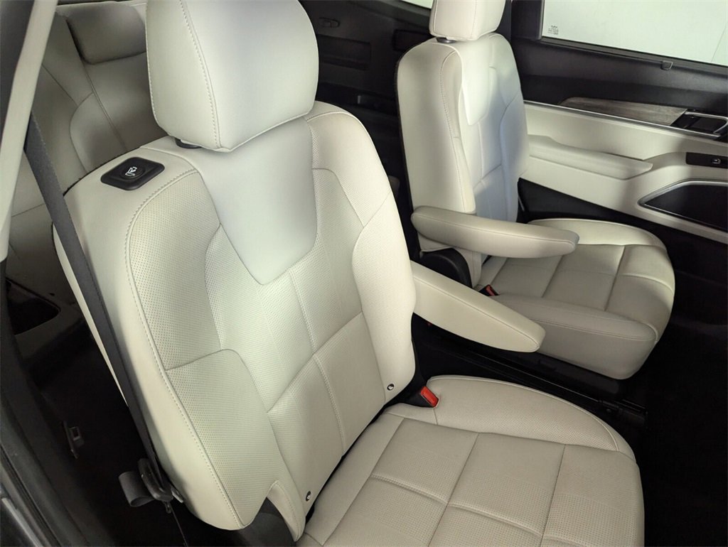 Used 2022 Kia Telluride SX w/ Towing Package image 35