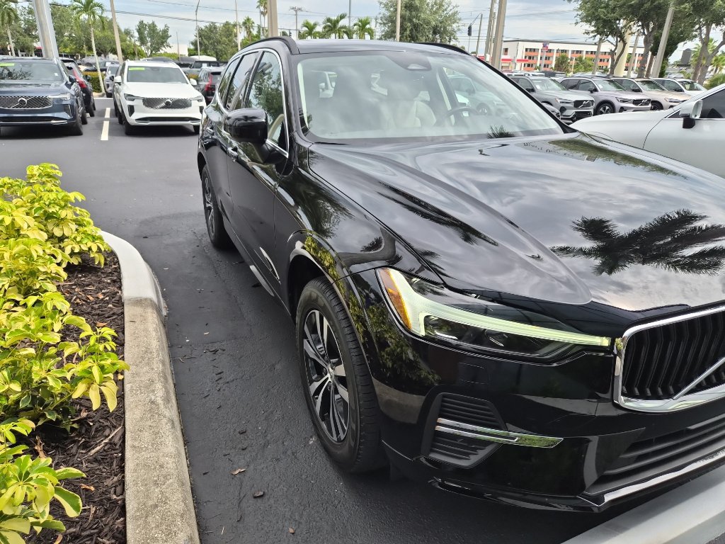 Used 2023 Volvo XC60 B5 Core w/ Climate Package FWD image 8