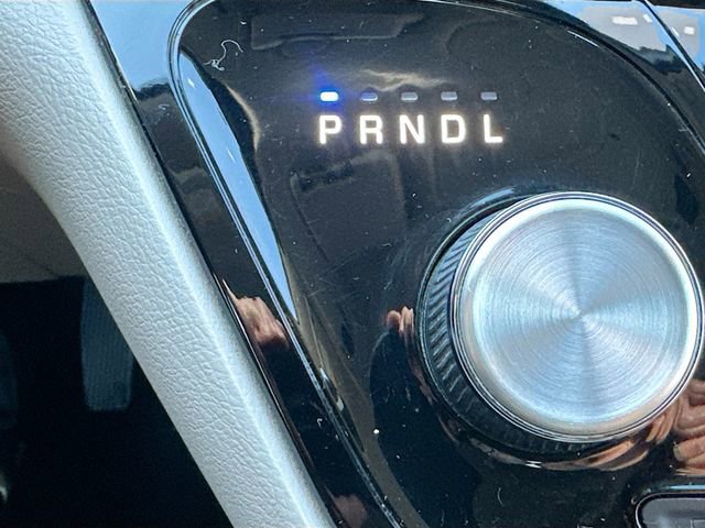 Used 2017 Chrysler Pacifica Touring image 17