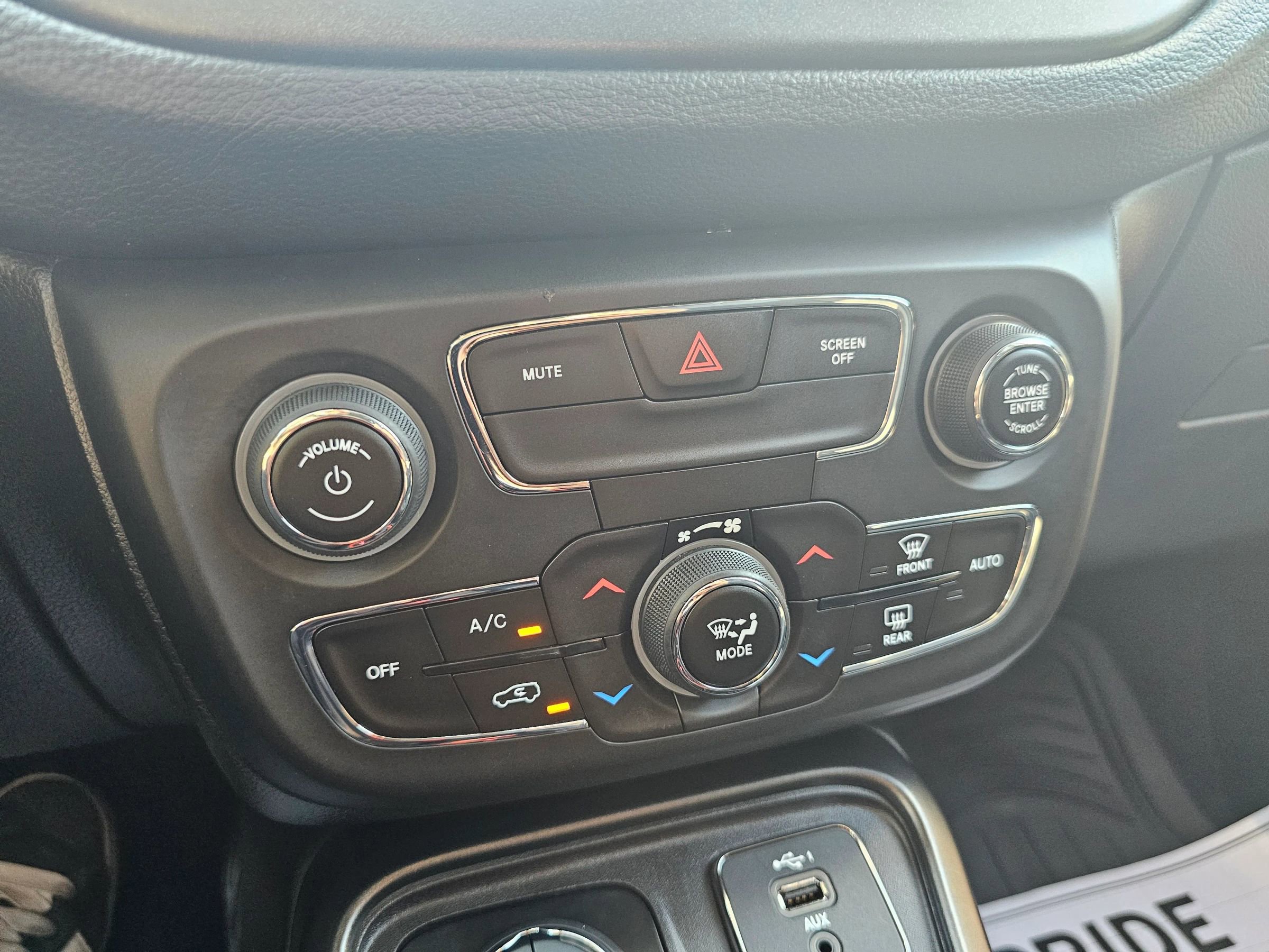 Used 2020 Jeep Compass Trailhawk AWD/4WD image 26