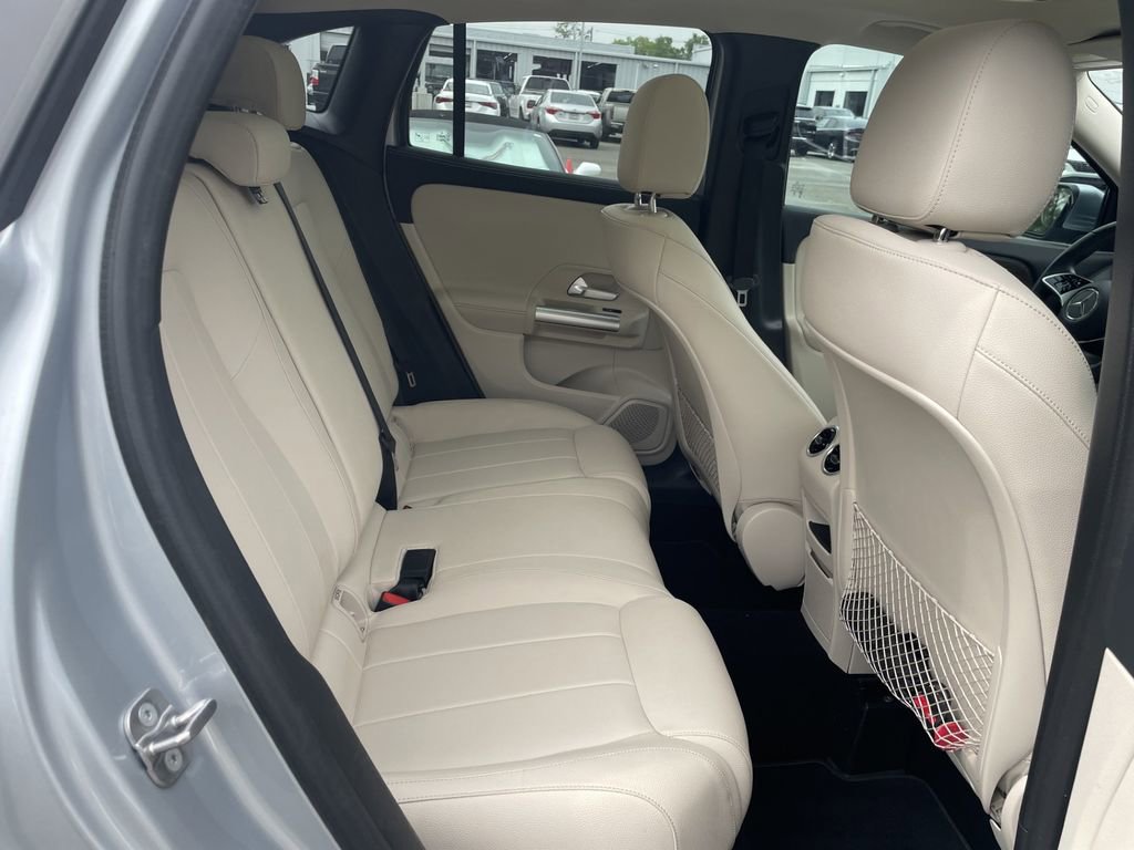 Used 2025 Mercedes-Benz GLA 250 image 15