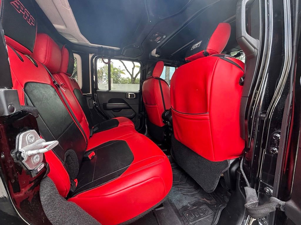 Used 2018 Jeep Wrangler Unlimited Sahara AWD/4WD image 38