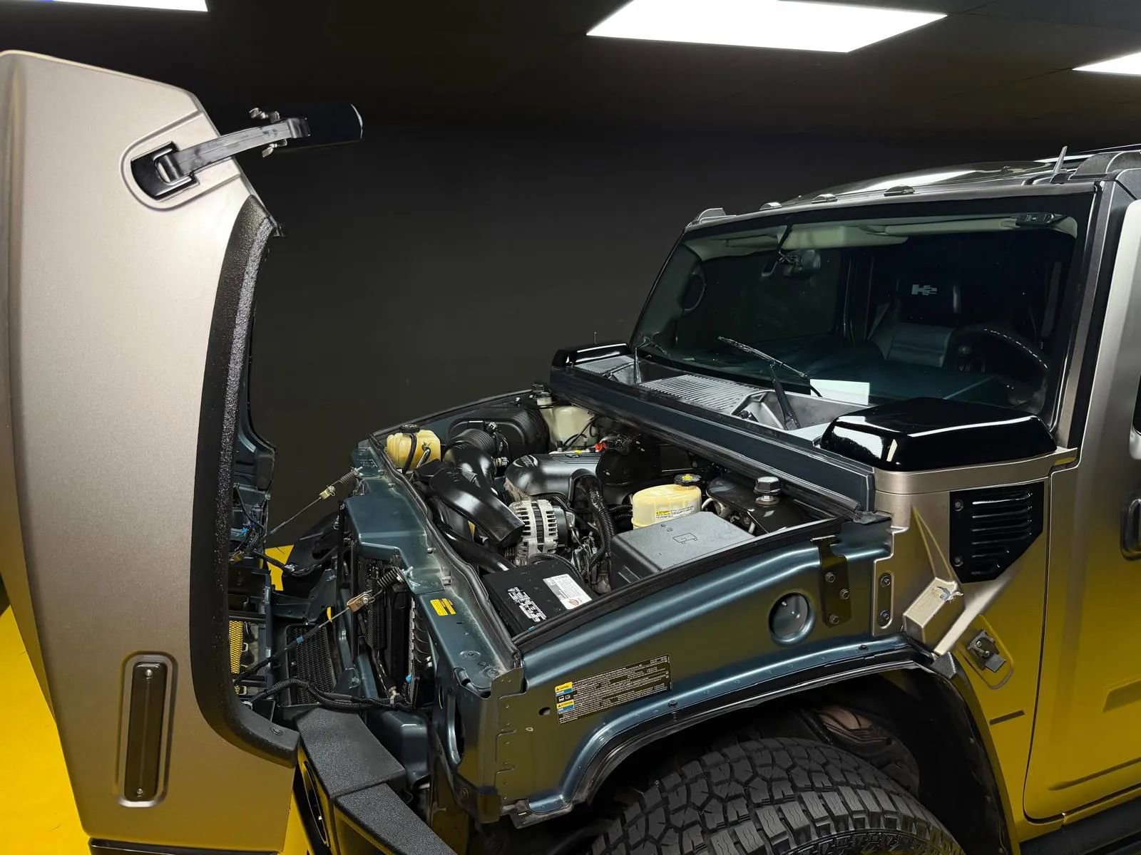 Used 2005 HUMMER H2 w/ Preferred Equipment Group AWD/4WD image 42