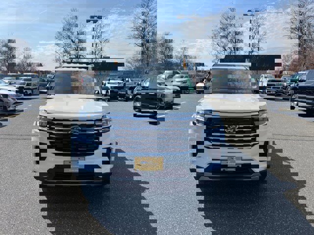 Certified 2025 Ford Explorer Active image 2