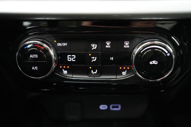 Used 2024 Chevrolet Trax LT w/ LT Convenience Package FWD image 36