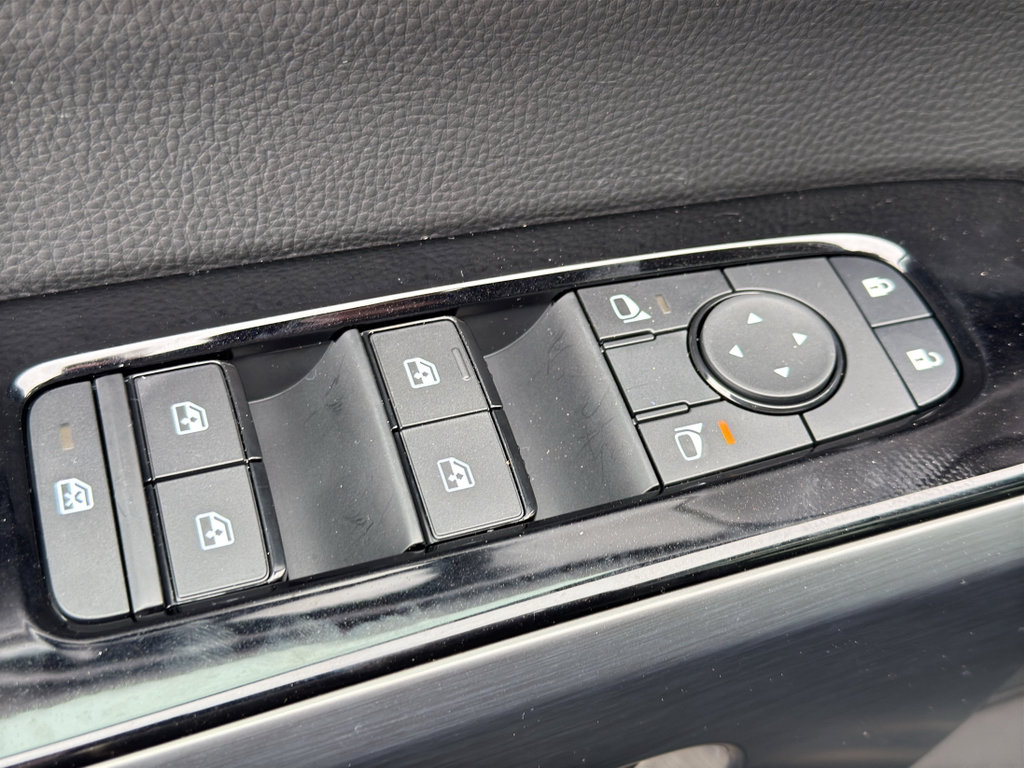 New 2026 Nissan Pathfinder SL image 12