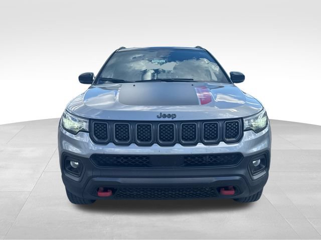 Used 2024 Jeep Compass Trailhawk AWD/4WD image 2
