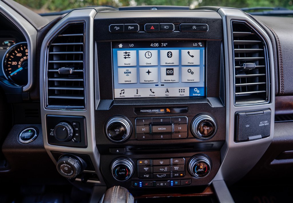 Used 2018 Ford F150 King Ranch w/ Equipment Group 601A Luxury AWD/4WD image 20