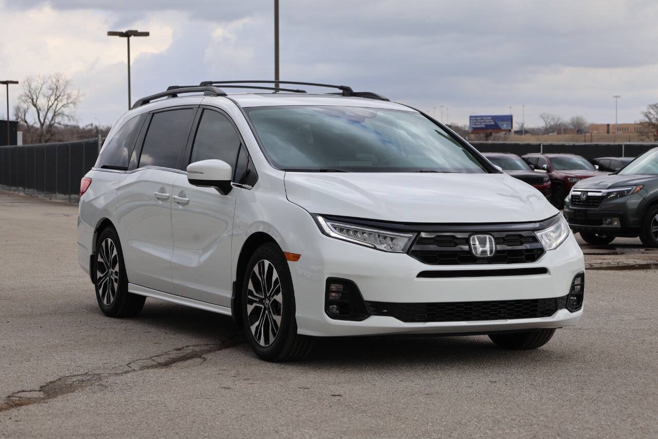 Used 2025 Honda Odyssey Elite image 4