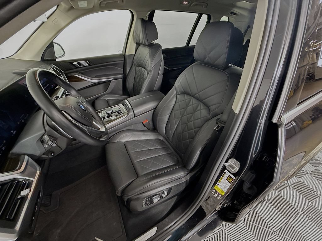 Used 2024 BMW X7 xDrive40i w/ Premium Package AWD/4WD image 22