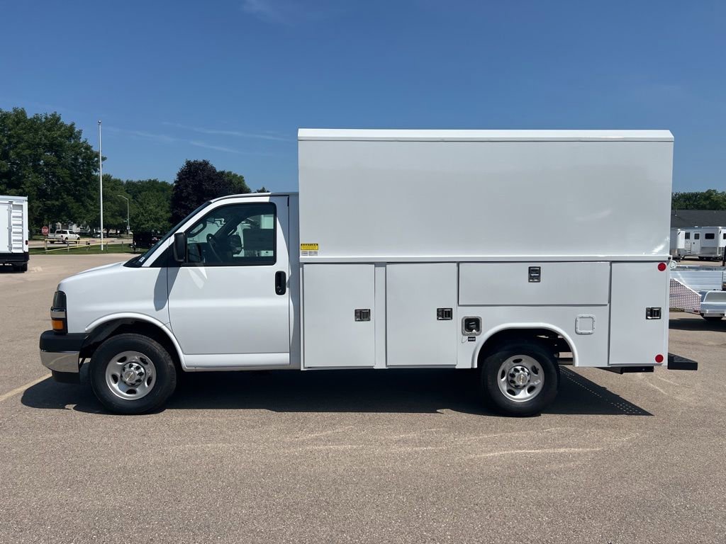 New 2025 Chevrolet Express 3500 w/ Power Convenience Package image 6