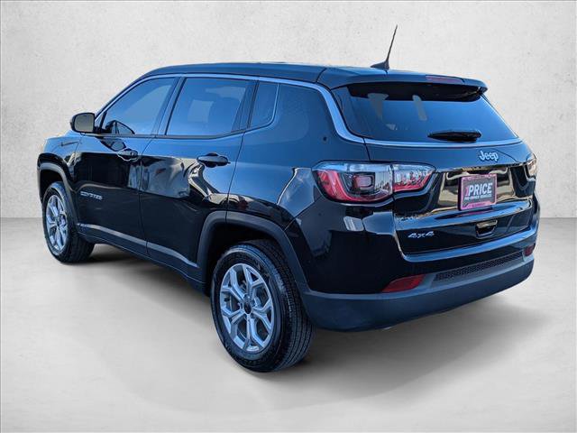 Used 2025 Jeep Compass Sport w/ Mopar Graphics Package image 5