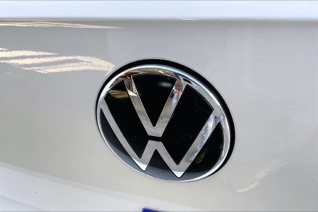 Used 2023 Volkswagen Golf 20th Anniversary Edition AWD/4WD image 31